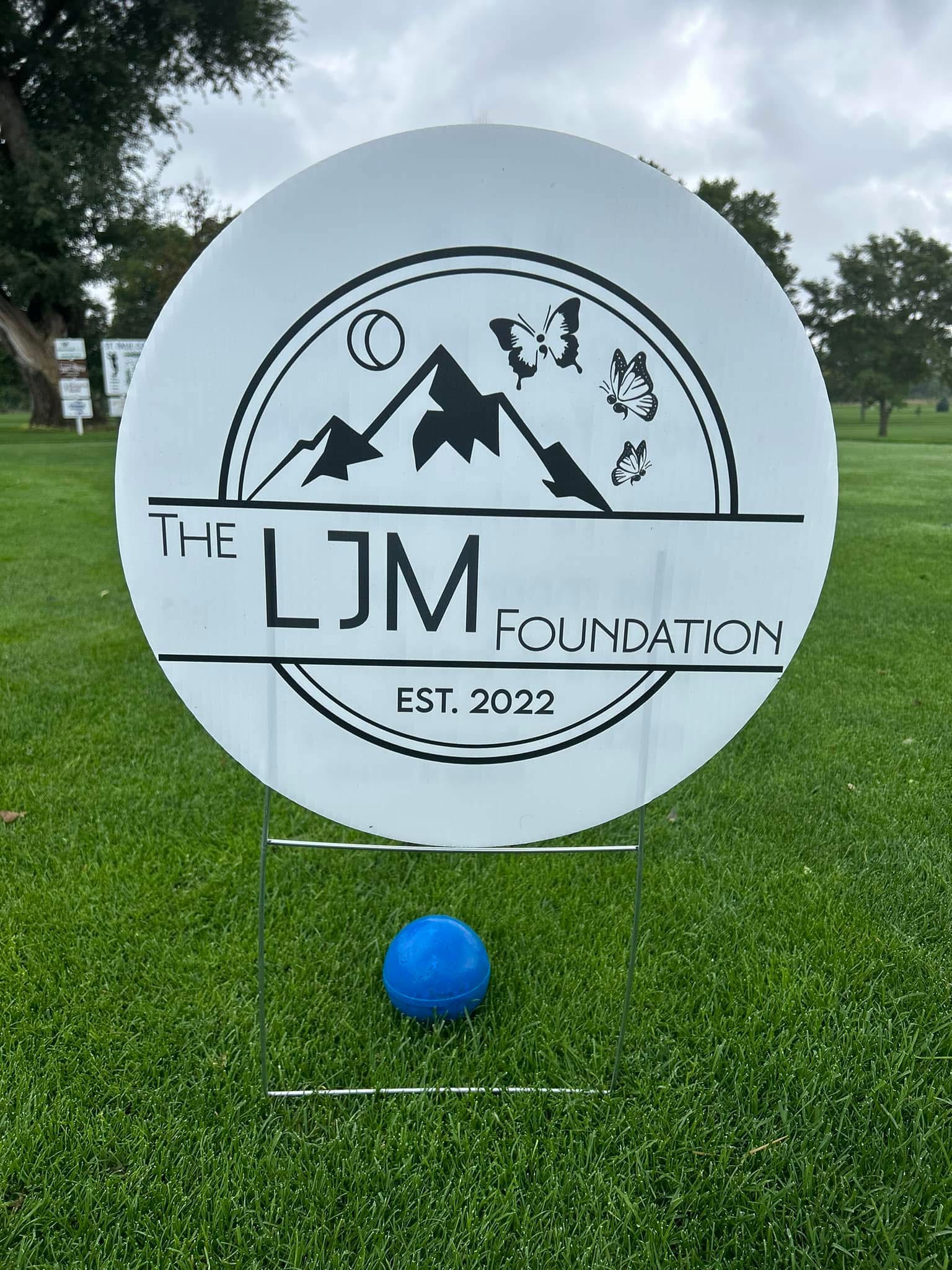 Links for Lynz Golf Tournament, players and community on the course